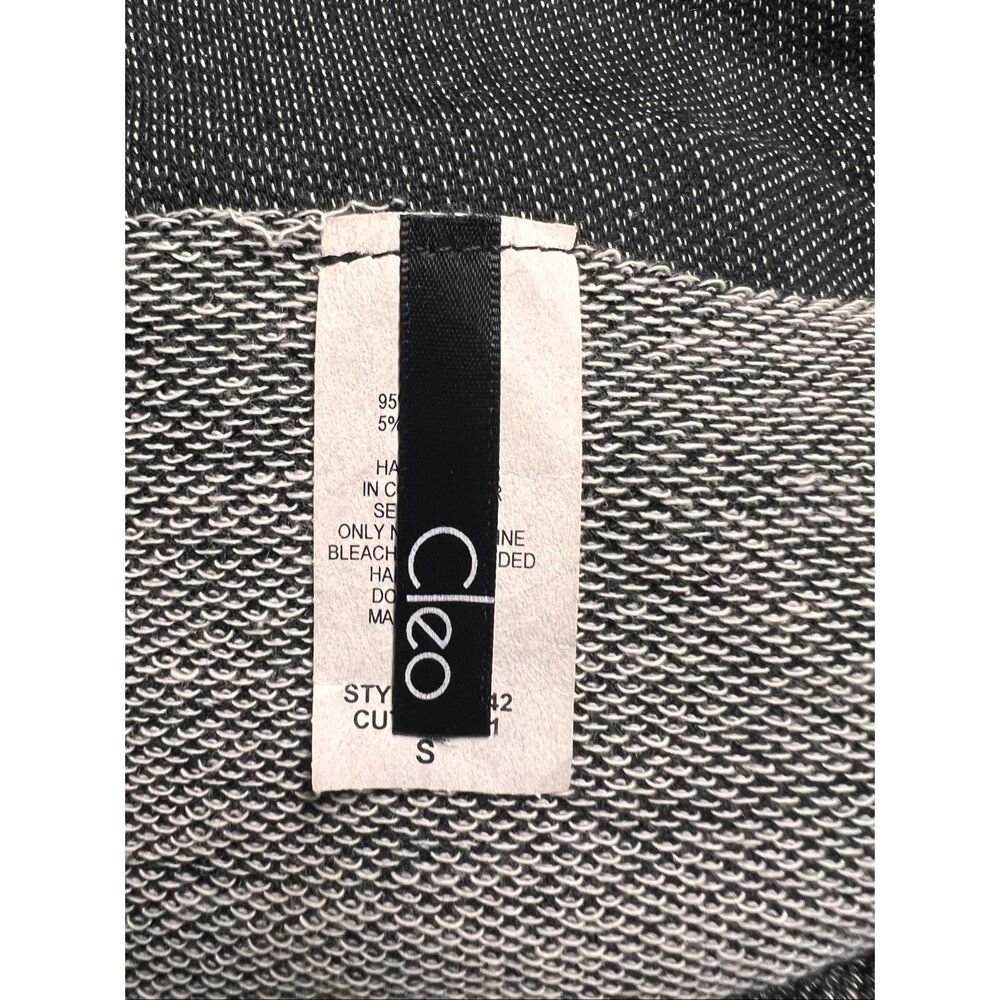 Cleo Women's Super B Comic Book Graphic Long Sleeve Tee Gray Black Small NWOT - Picture 3 of 5